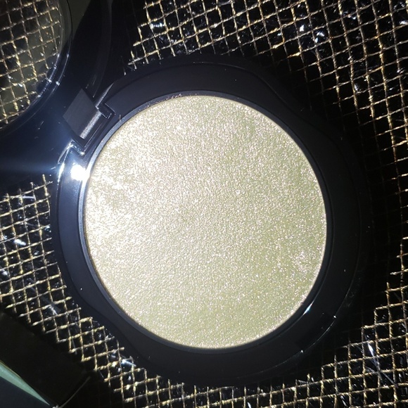 💙🌟🧚‍♀️GRAVITRON Kat Von D DISCONTINUED Metal Crush Extreme Highlighter NWT - Picture 8 of 10